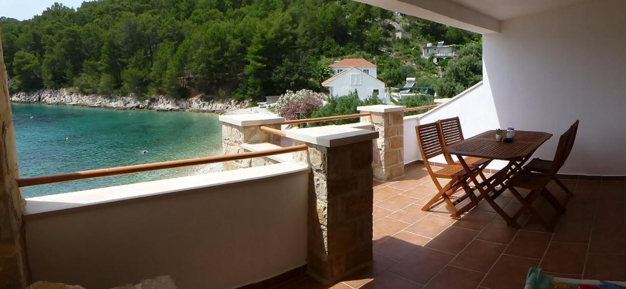 Seaside Secluded Apartments Cove Skozanje, Hvar - 5713 Apartment Gdinj